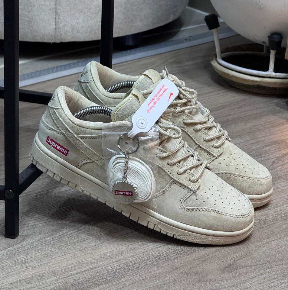 NIKE DUNK LOW SUPREME