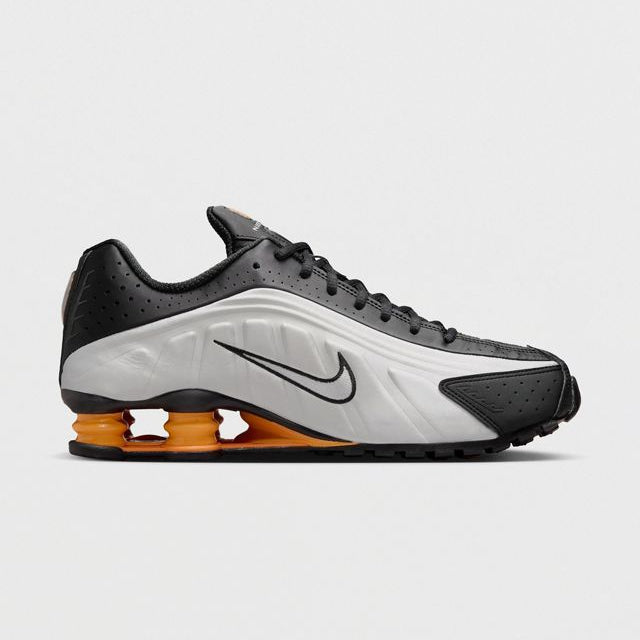 NIKE SHOX