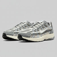 NIKE P-6000 SILVER GREY