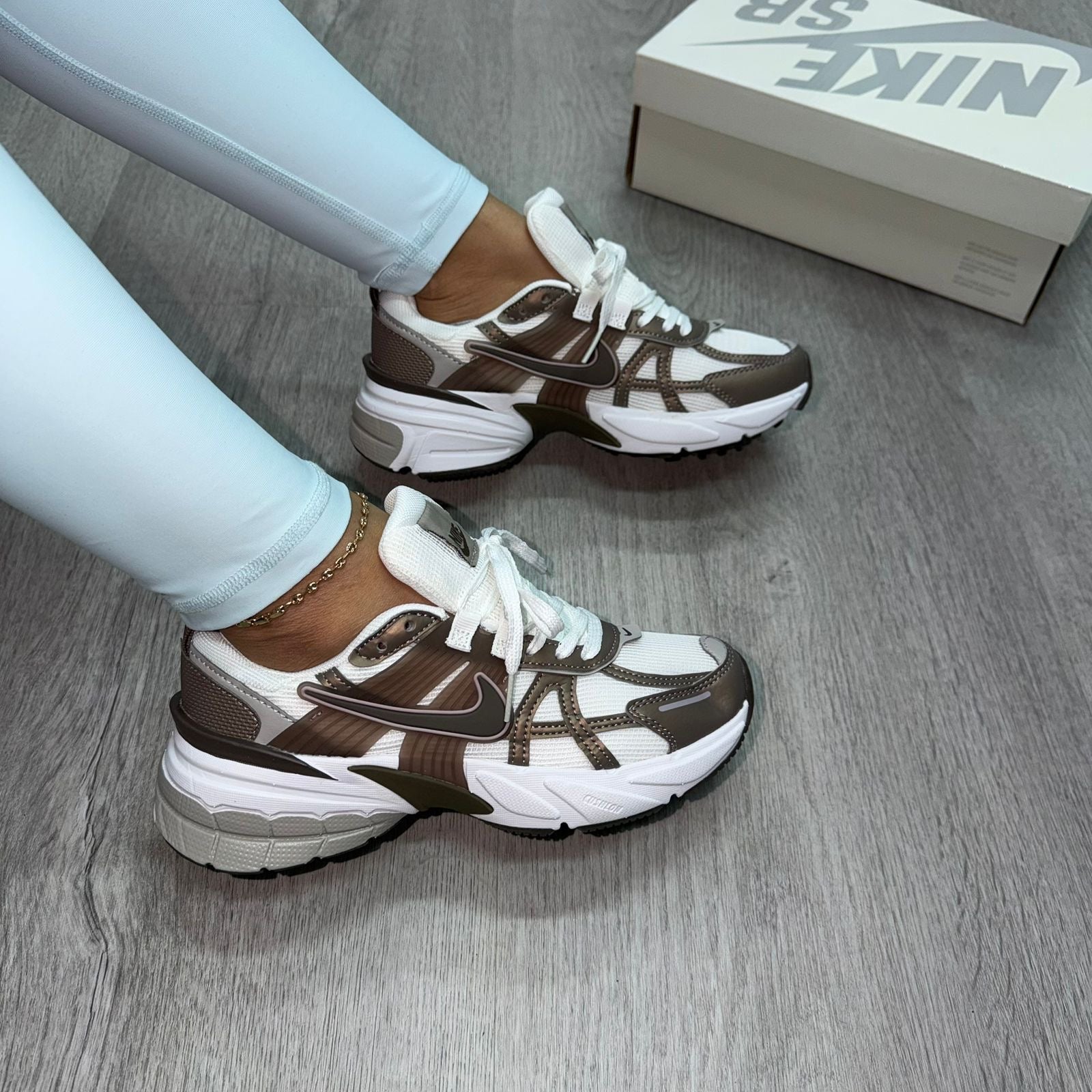 NIKE V2K RUN