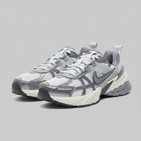 NIKE V2K PURE PLATINUM