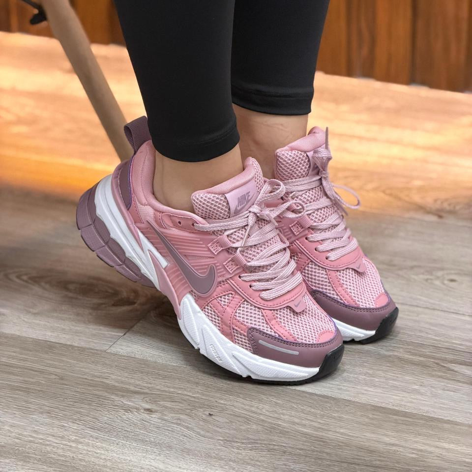 NIKE V2K RUN PINK
