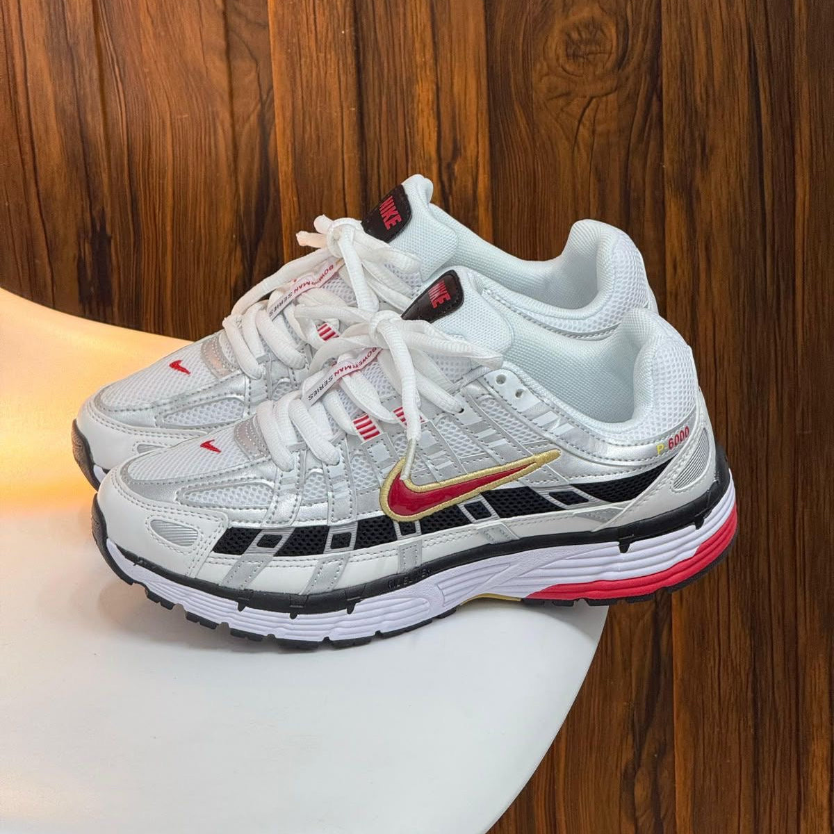 NIKE P6000