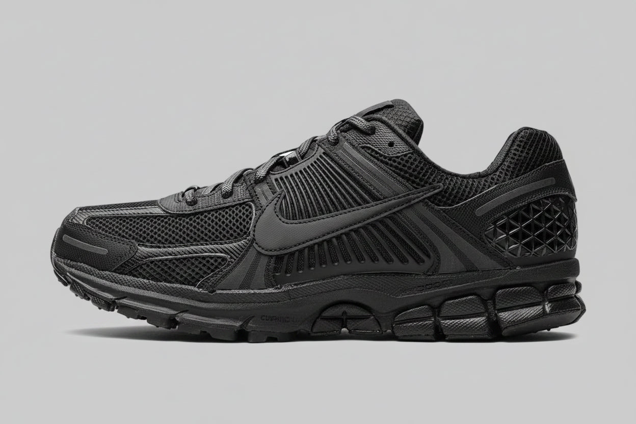 NIKE VOMERO 5 TRIPLE BLACK