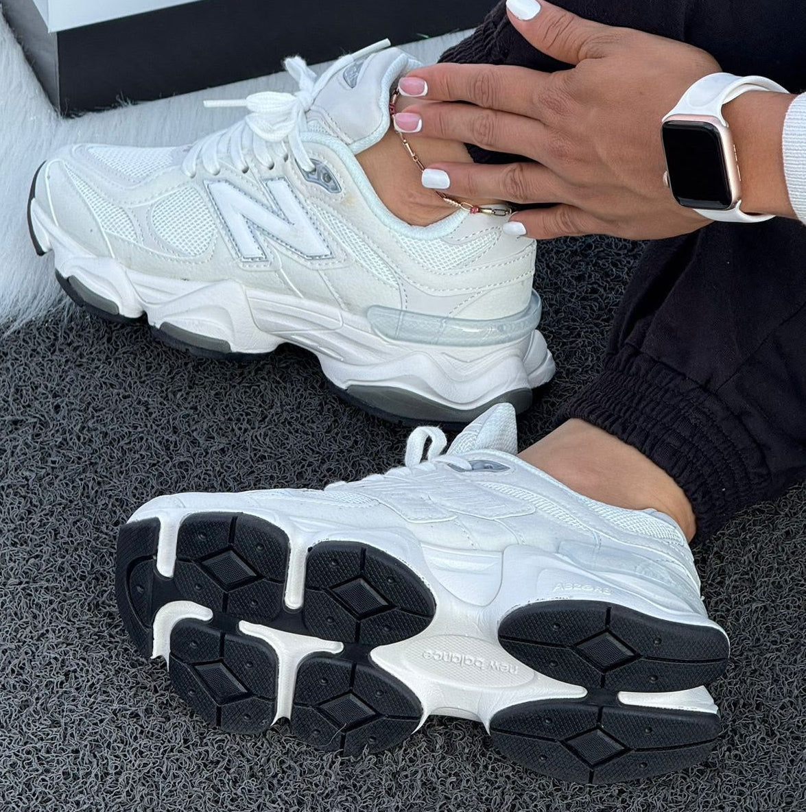 NEW BALANCE 9060 TRIPLE WHITE