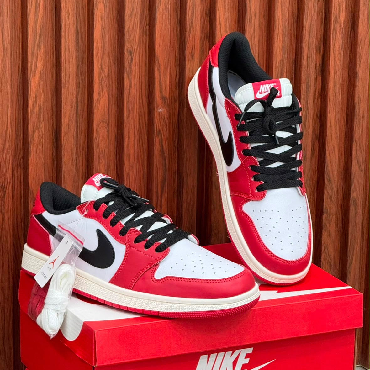NIKE RETRO 1 LOW
