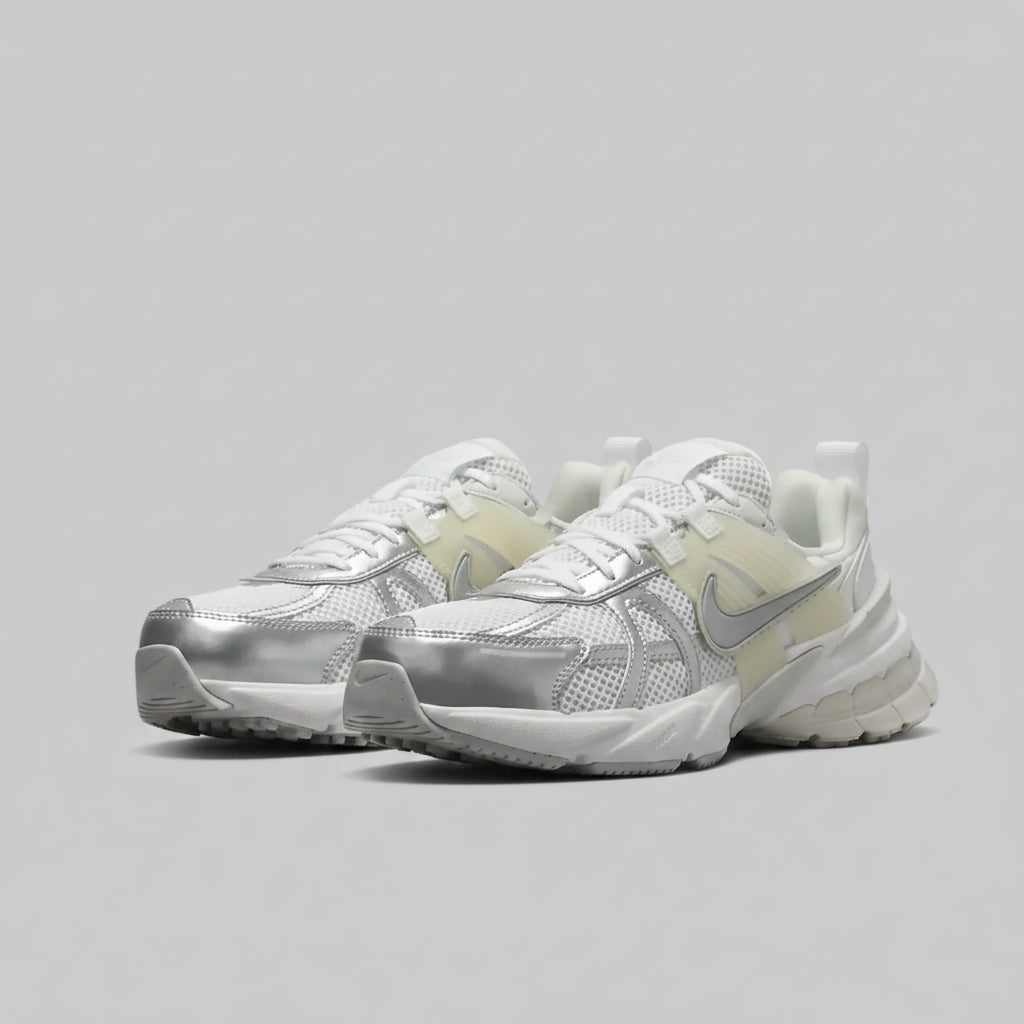 NIKE V2K RUN LIGHT SILVER