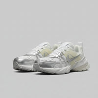 NIKE V2K RUN LIGHT SILVER