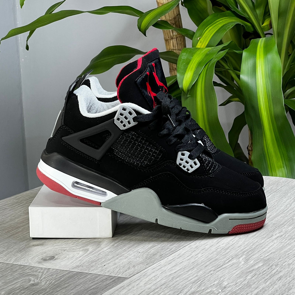 JORDAN RETRO 4 BRED