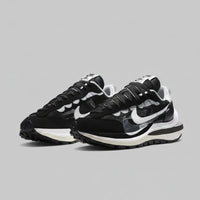 NIKE SACAI