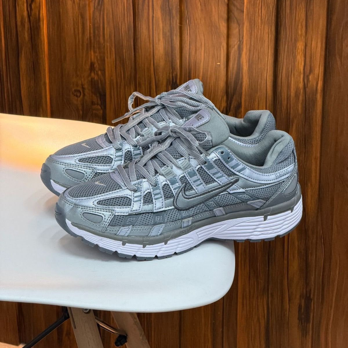 NIKE P6000