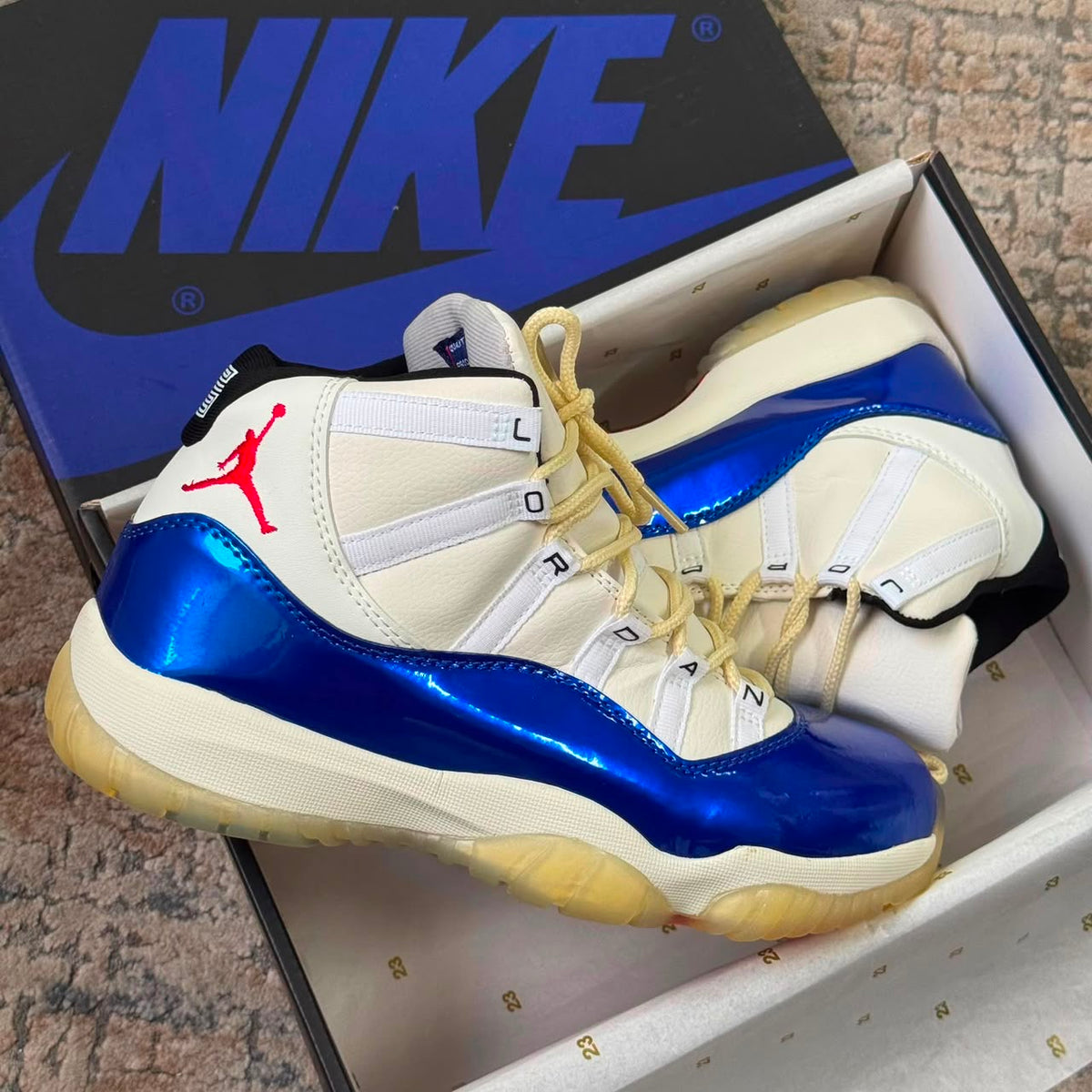 JORDAN RETRO 11