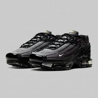 NIKE AIR MAX PLUS BLACK