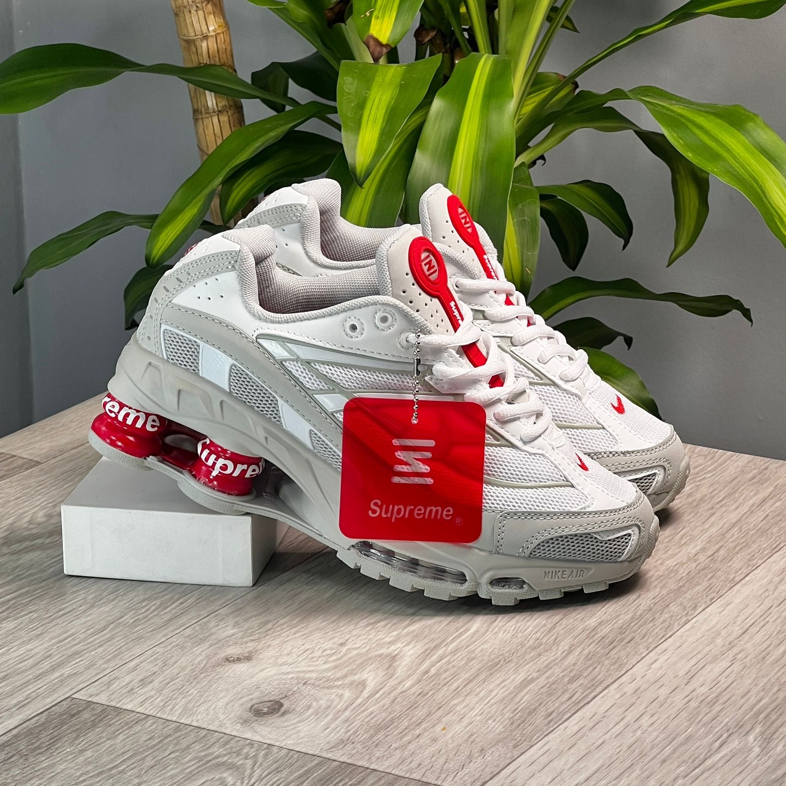 NIKE SHOX SUPREME
