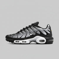 NIKE TN BLACK WHITE