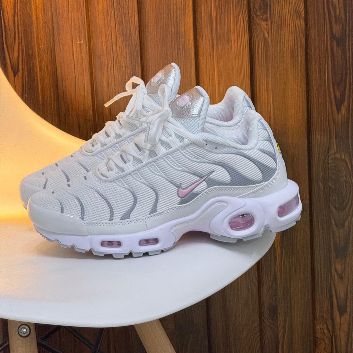 NIKE TN WHITE PINK