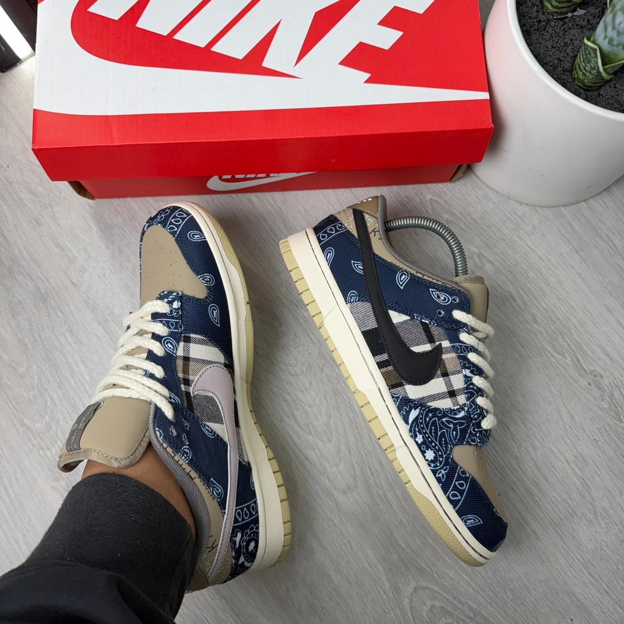 NIKE SB TRAVIS