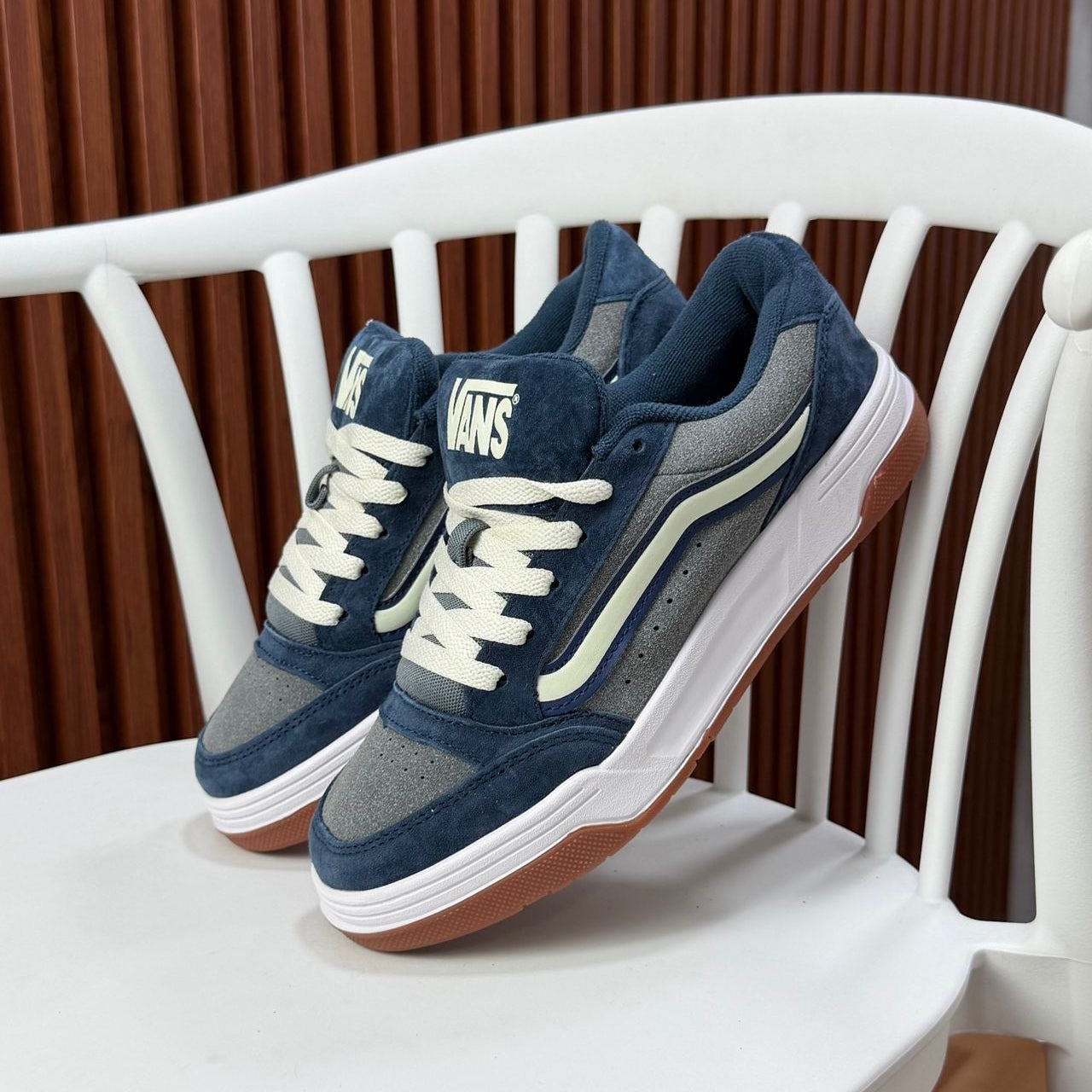 VANS HYLANE