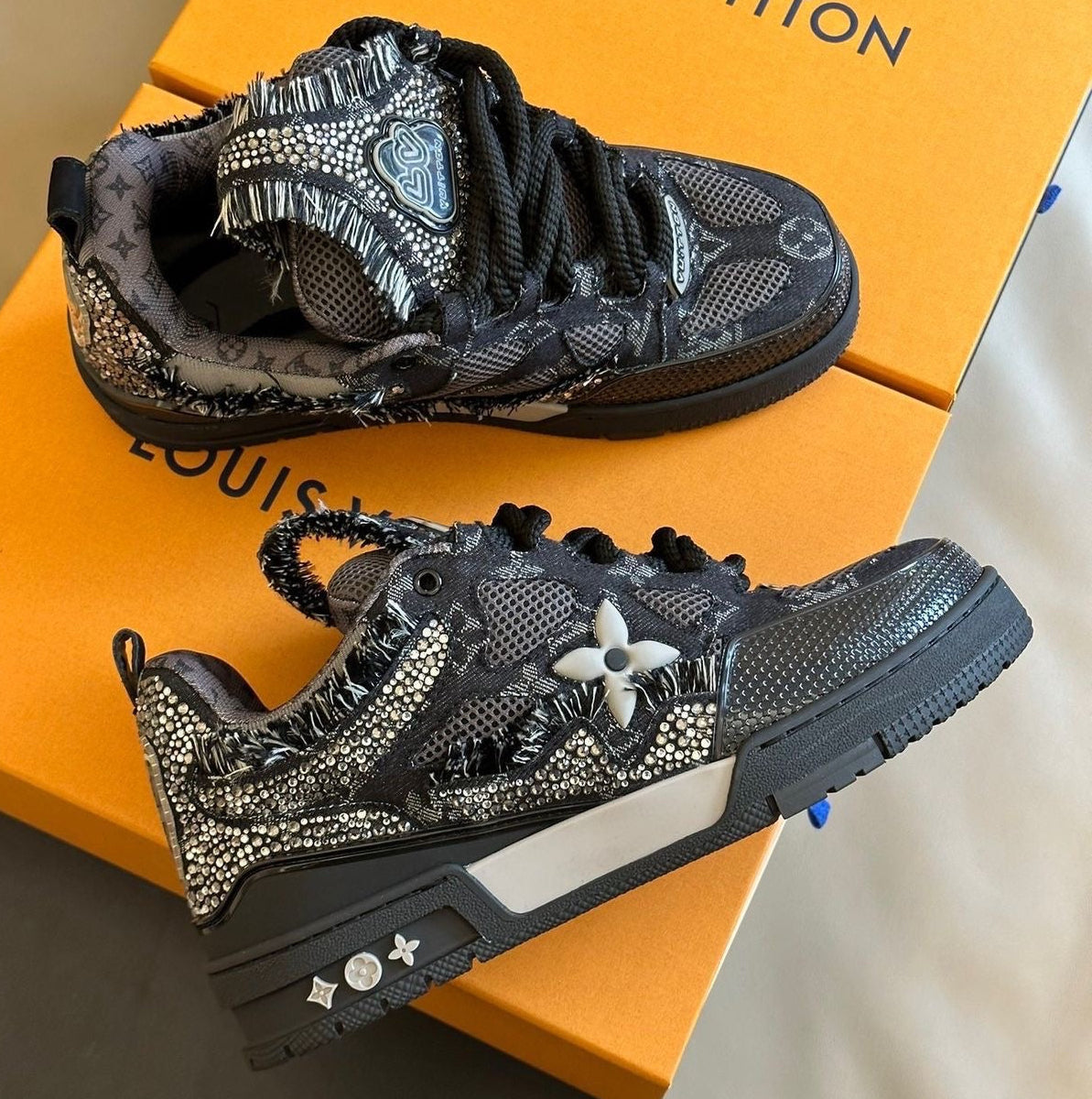 LOUIS VUITTON