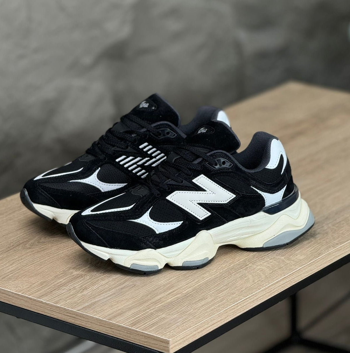 NEW BALANCE 9060