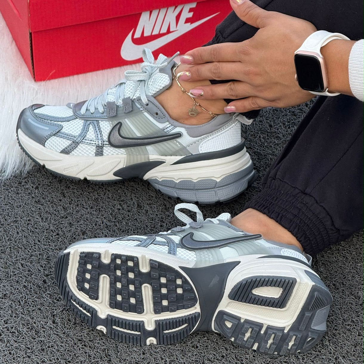 NIKE V2K PURE PLATINUM