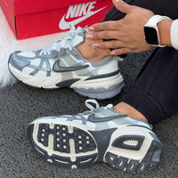NIKE V2K PURE PLATINUM