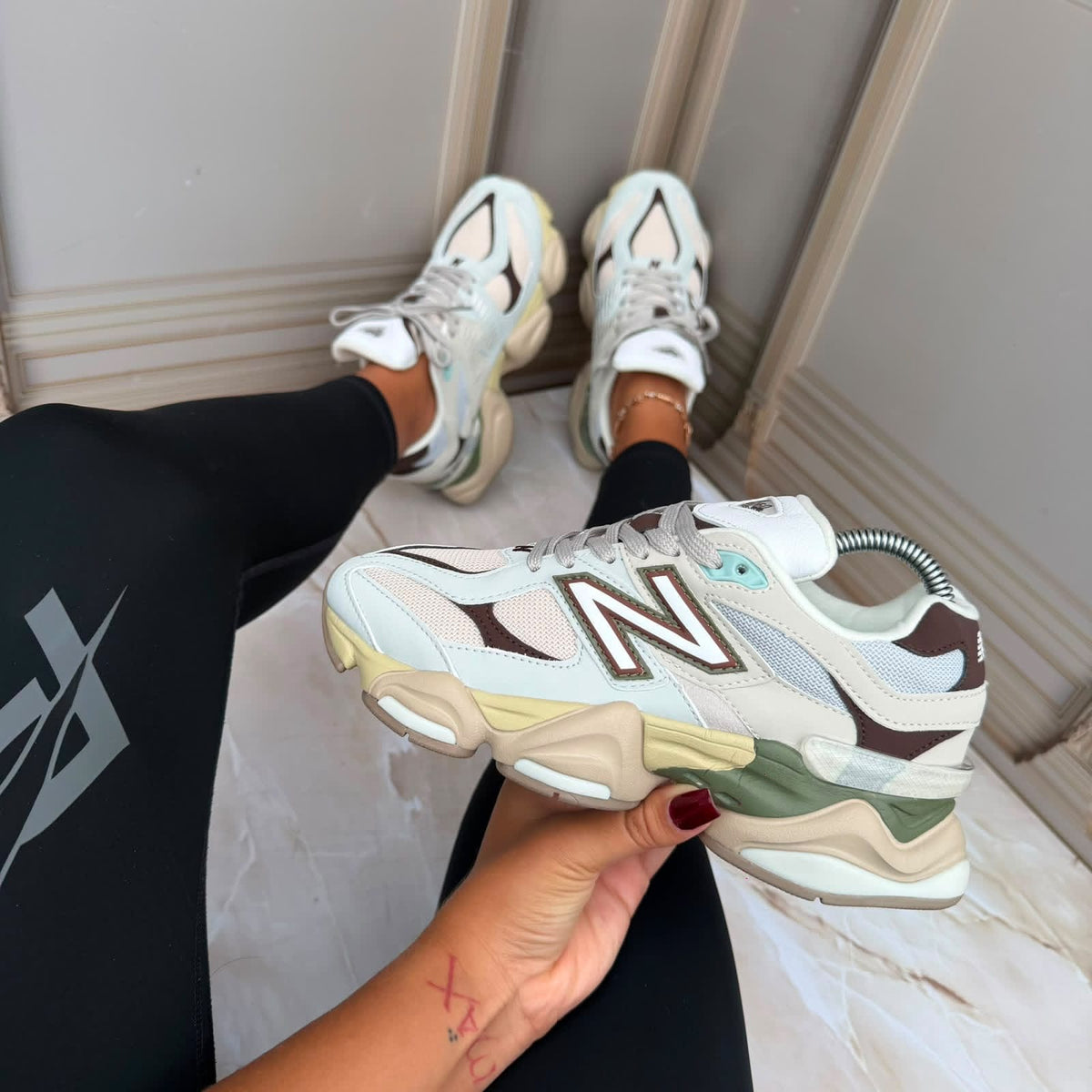 NEW BALANCE 9060