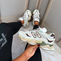 NEW BALANCE 9060