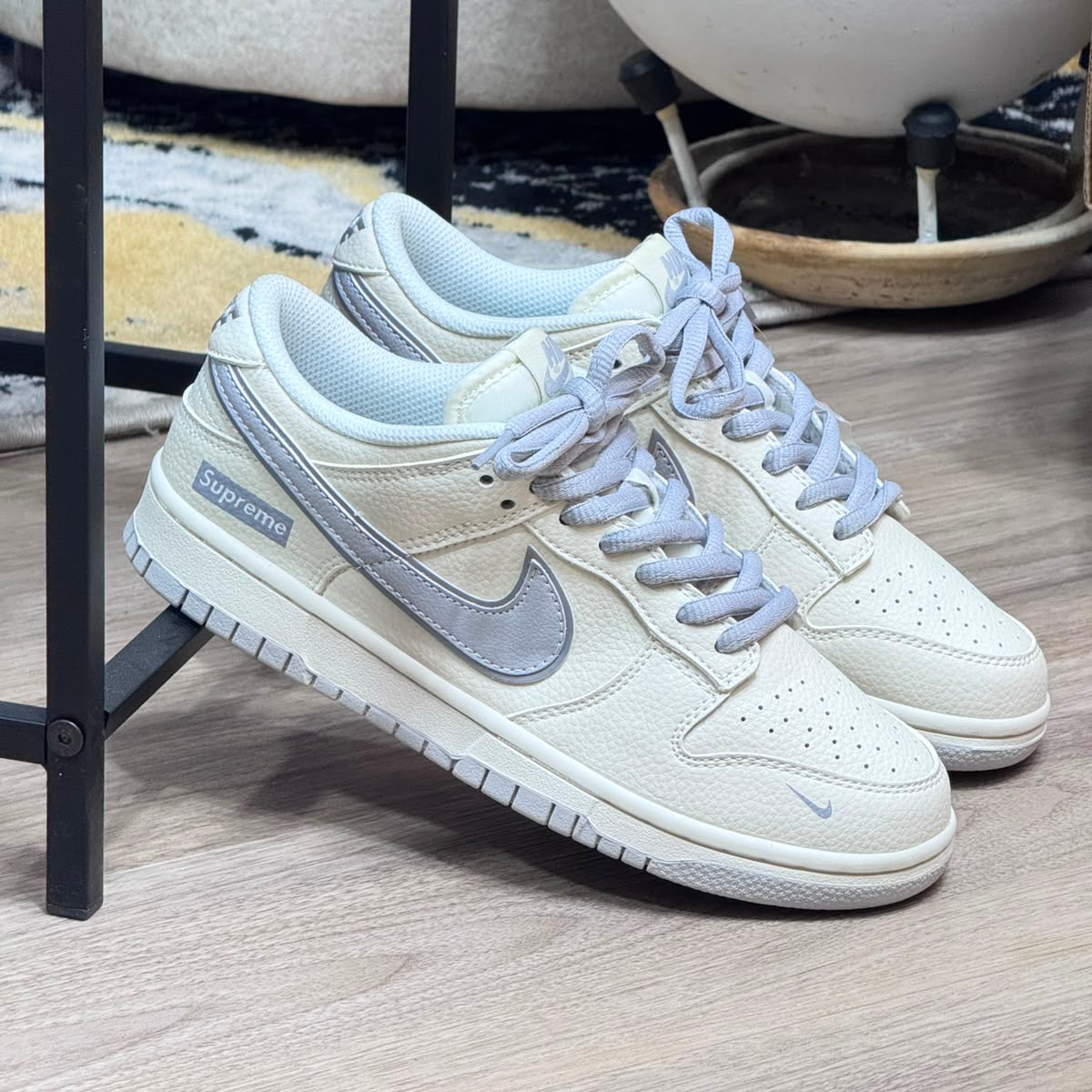 NIKE SB SUPREME