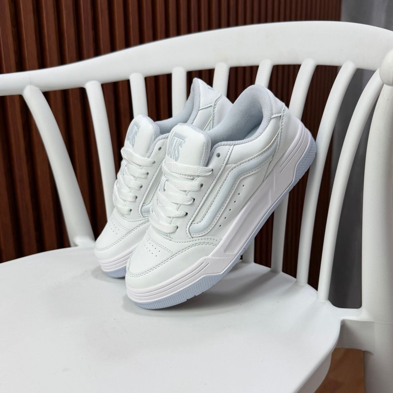 VANS HYLANE