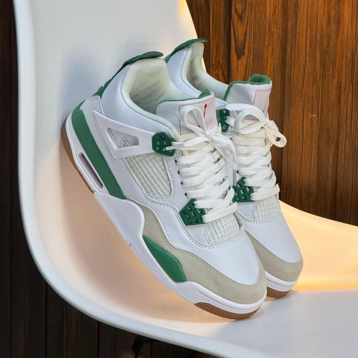 JORDAN RETRO 4