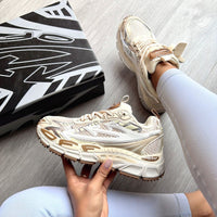 OFF WHITE
