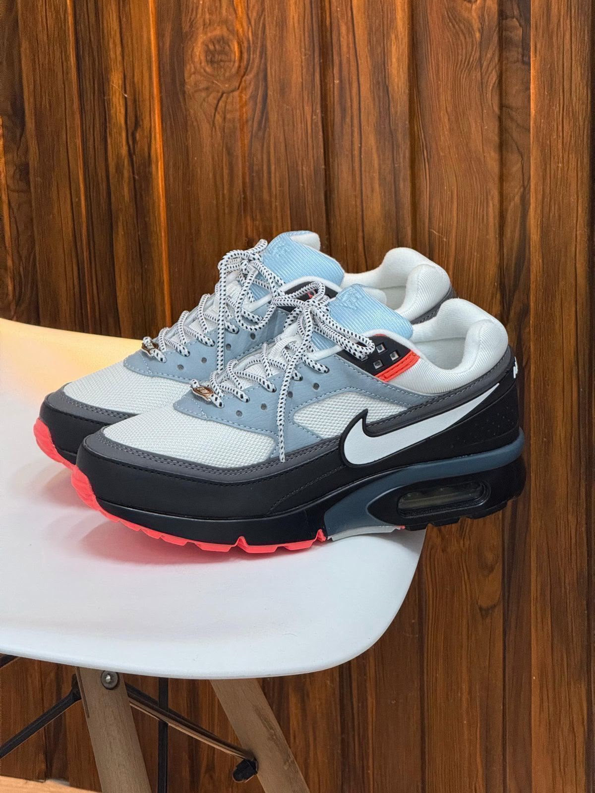 NIKE AIR MAX BW SHARK