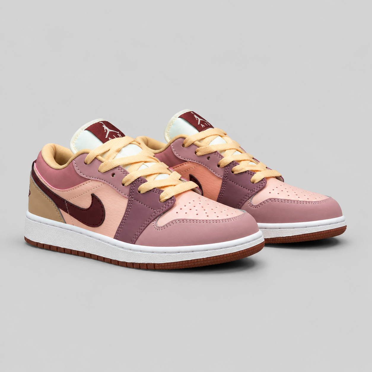 JORDAN RETRO 1 LOW