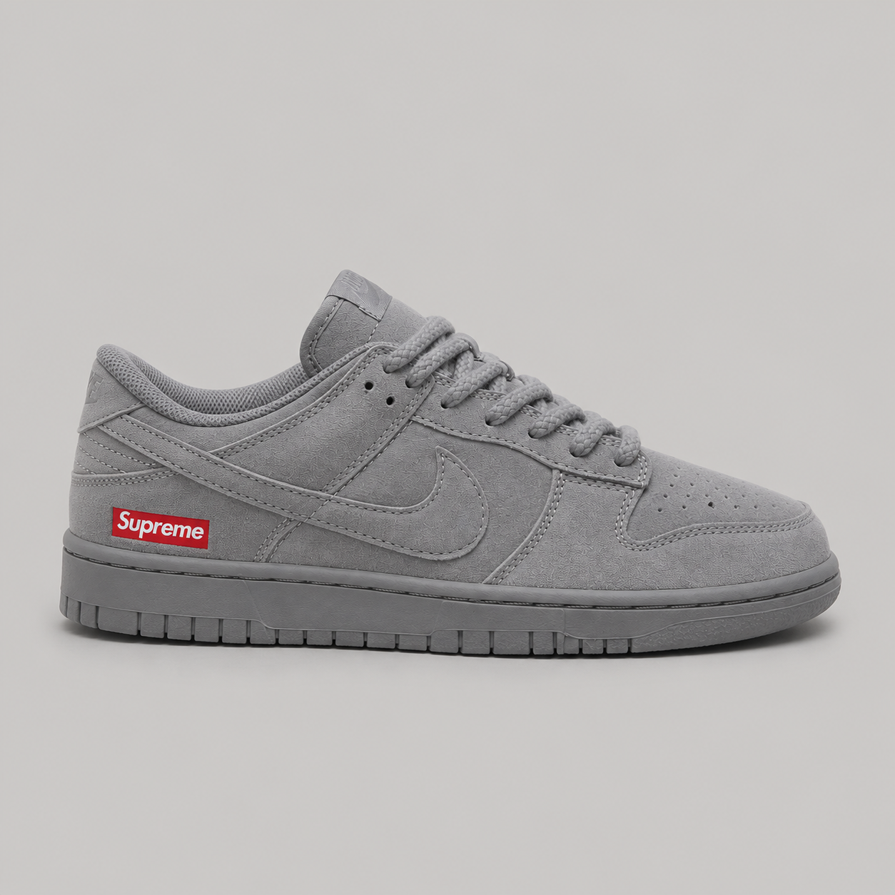 NIKE DUNK LOW SUPREME