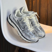 NIKE P6000 METALLIC SILVER