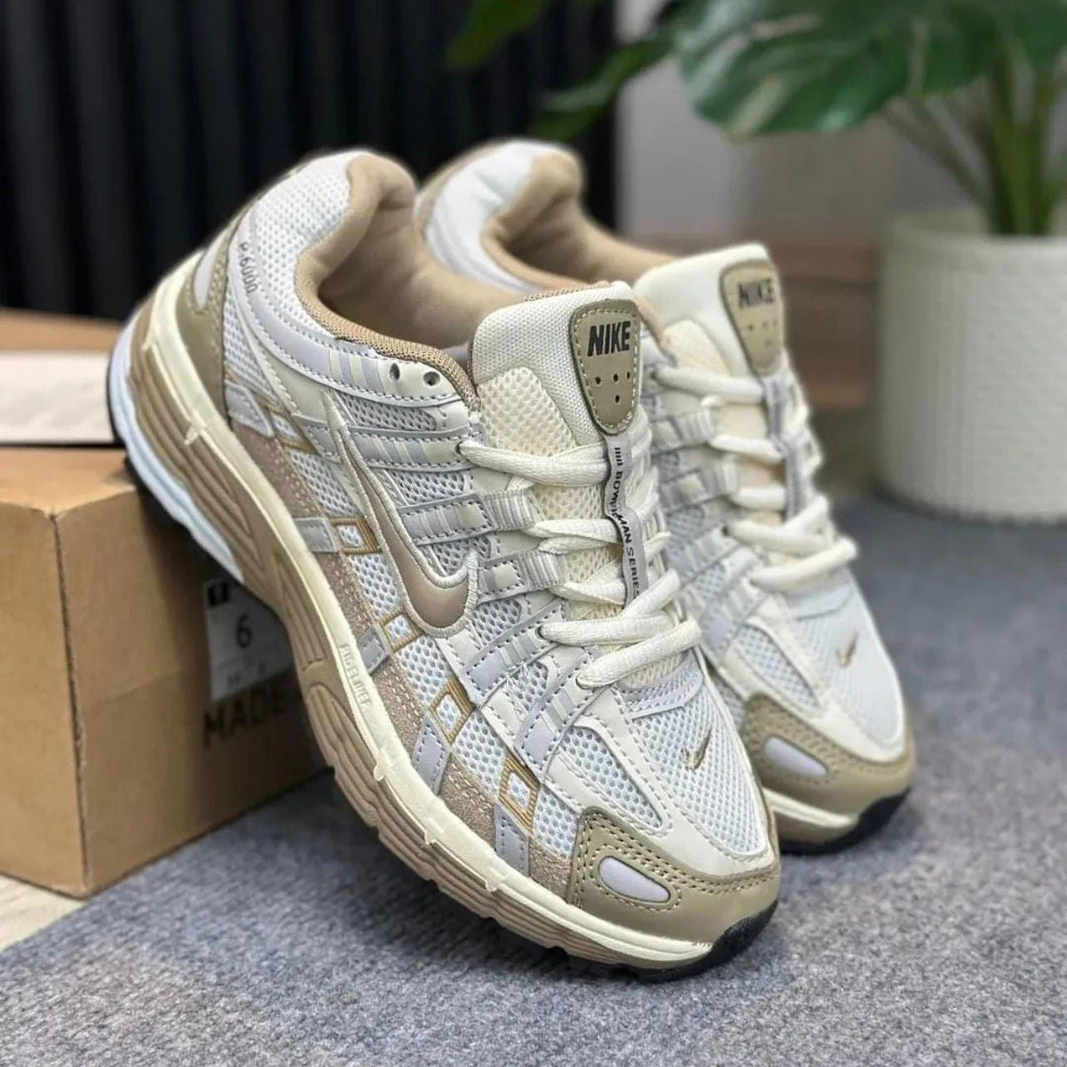NIKE P6000