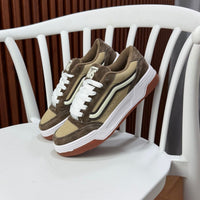 VANS HYLANE