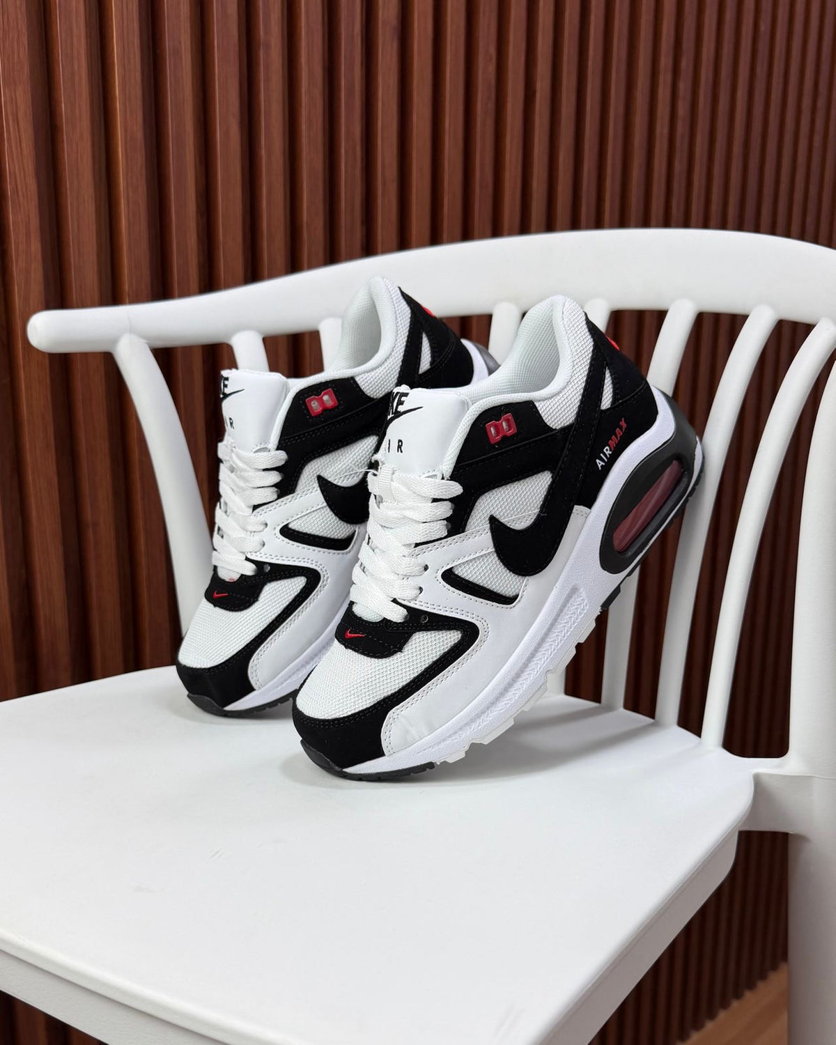 NIKE AIR MAX COMMAND