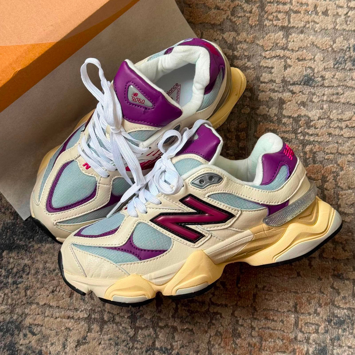 NEW BALANCE 9060