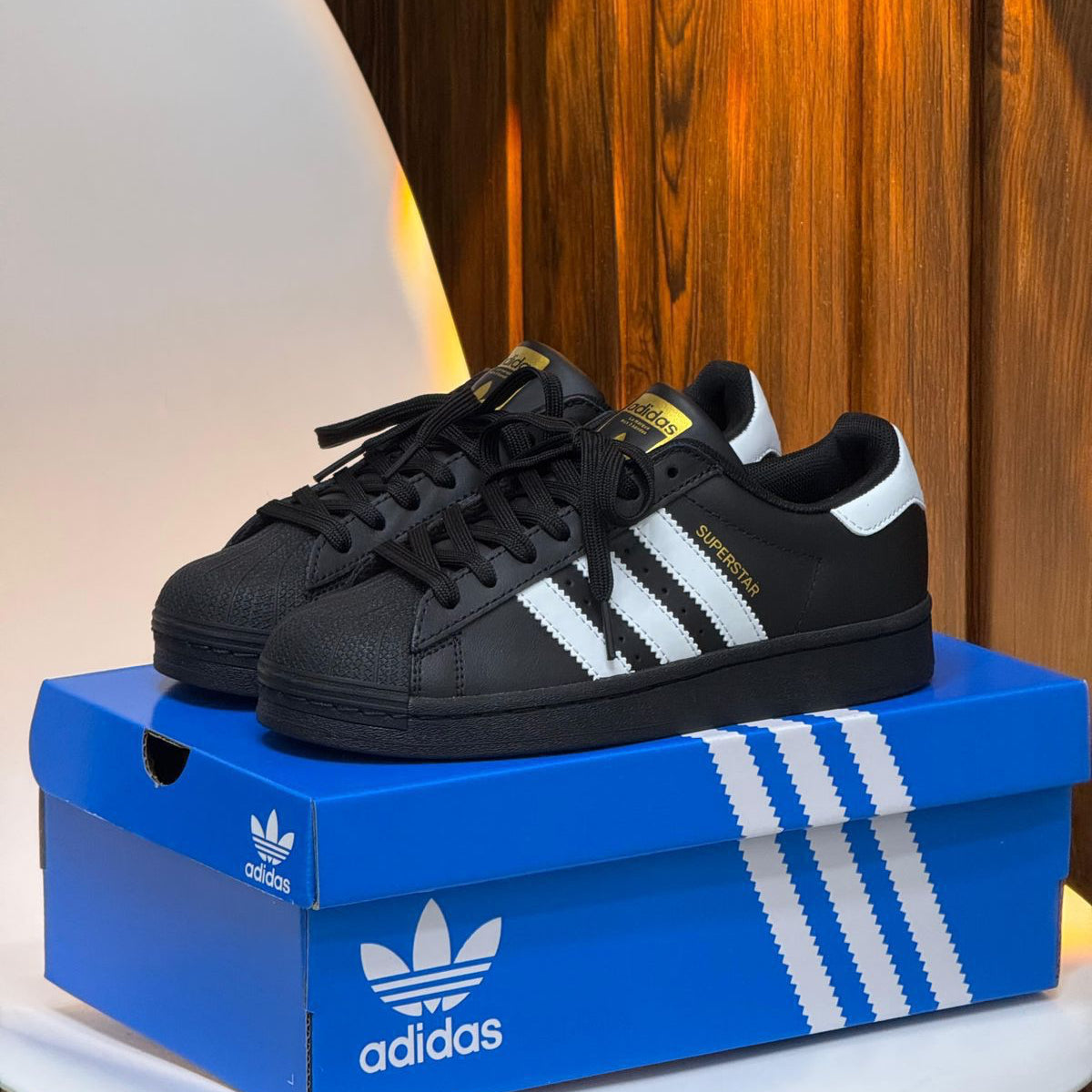 ADIDAS SUPERSTAR