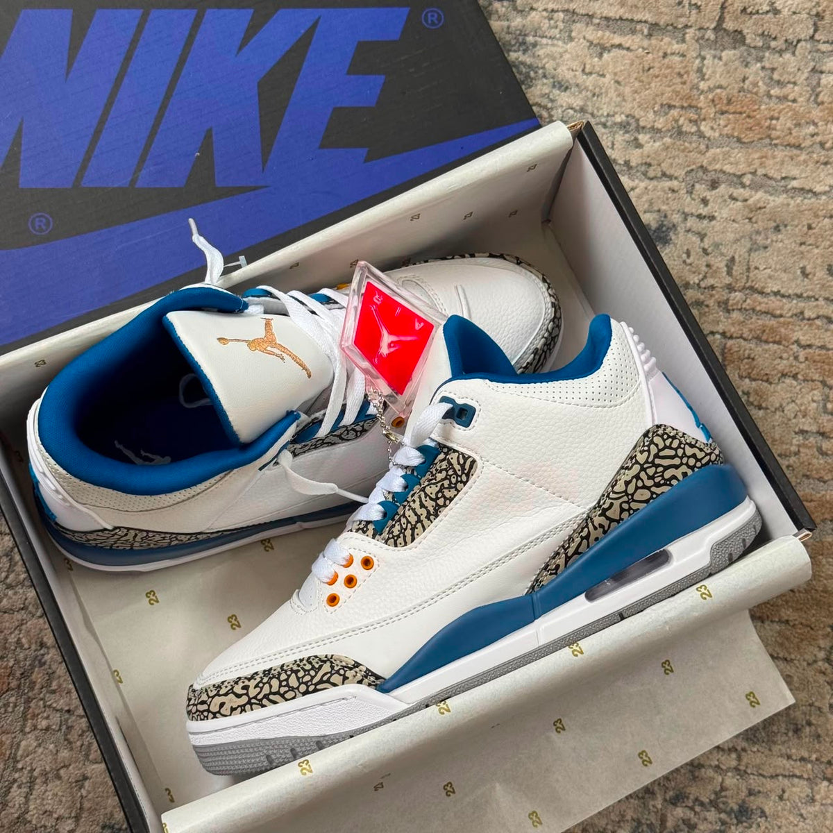 JORDAN RETRO 3