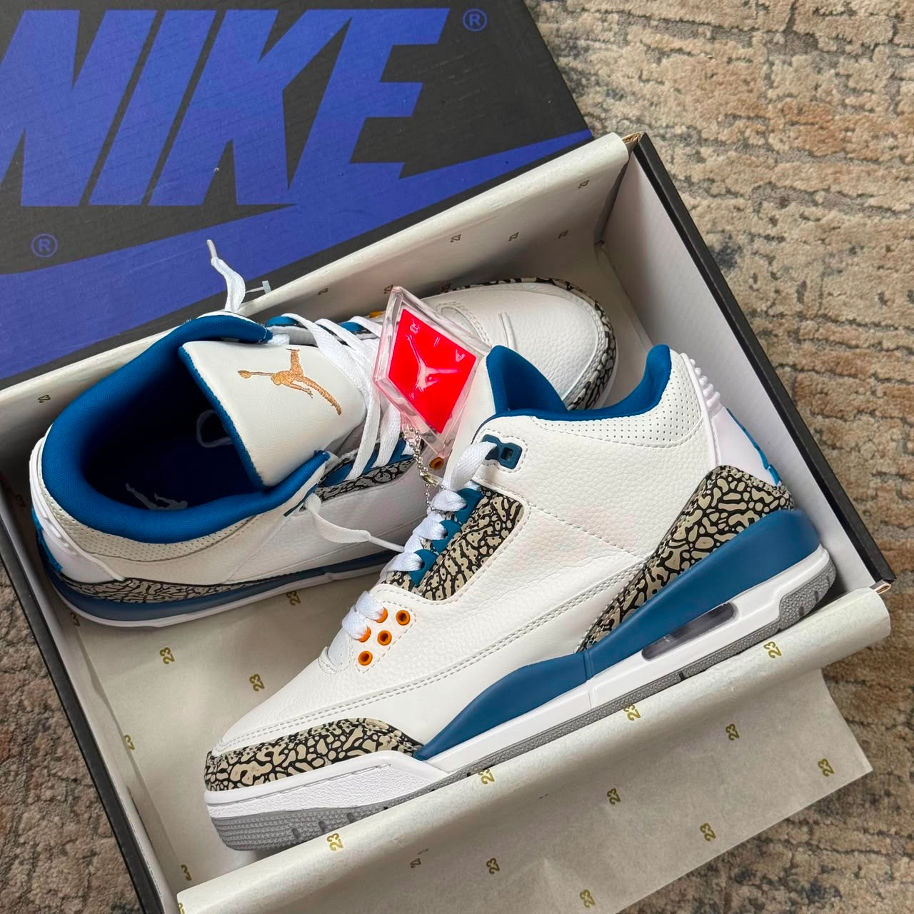 JORDAN RETRO 3