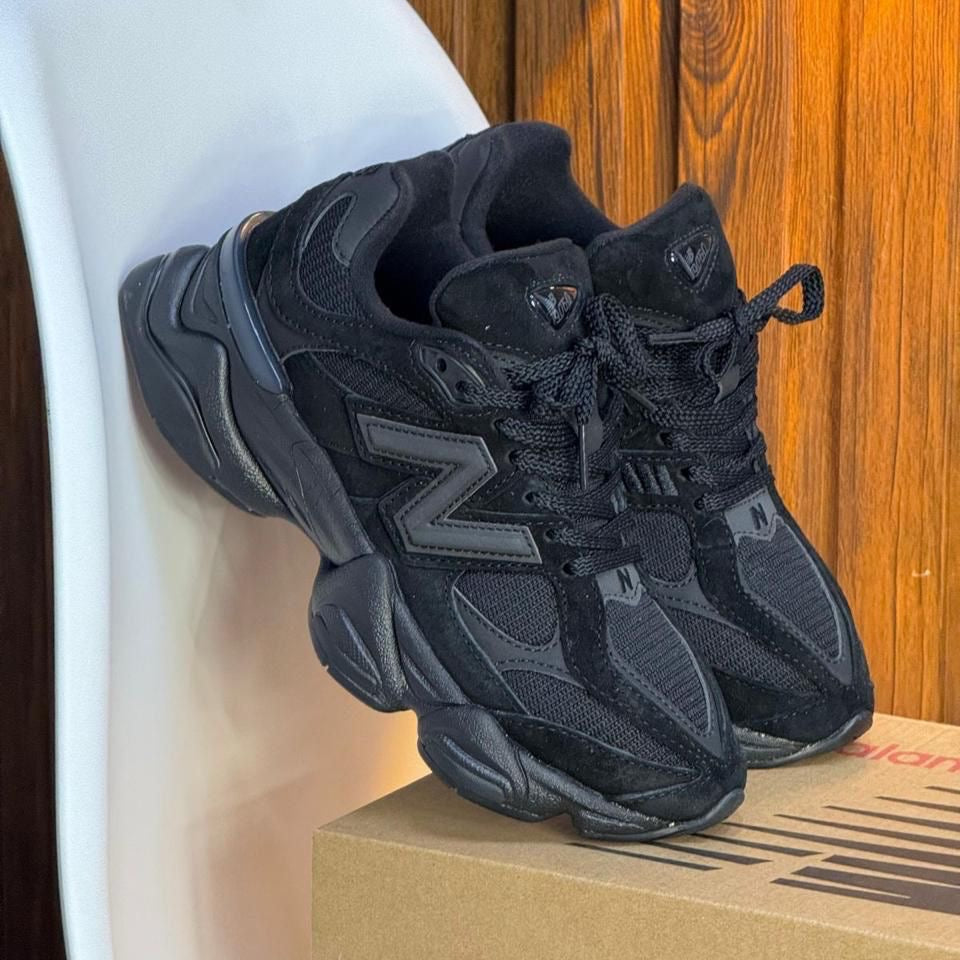 NEW BALANCE 9060 TRIPLE BLACK
