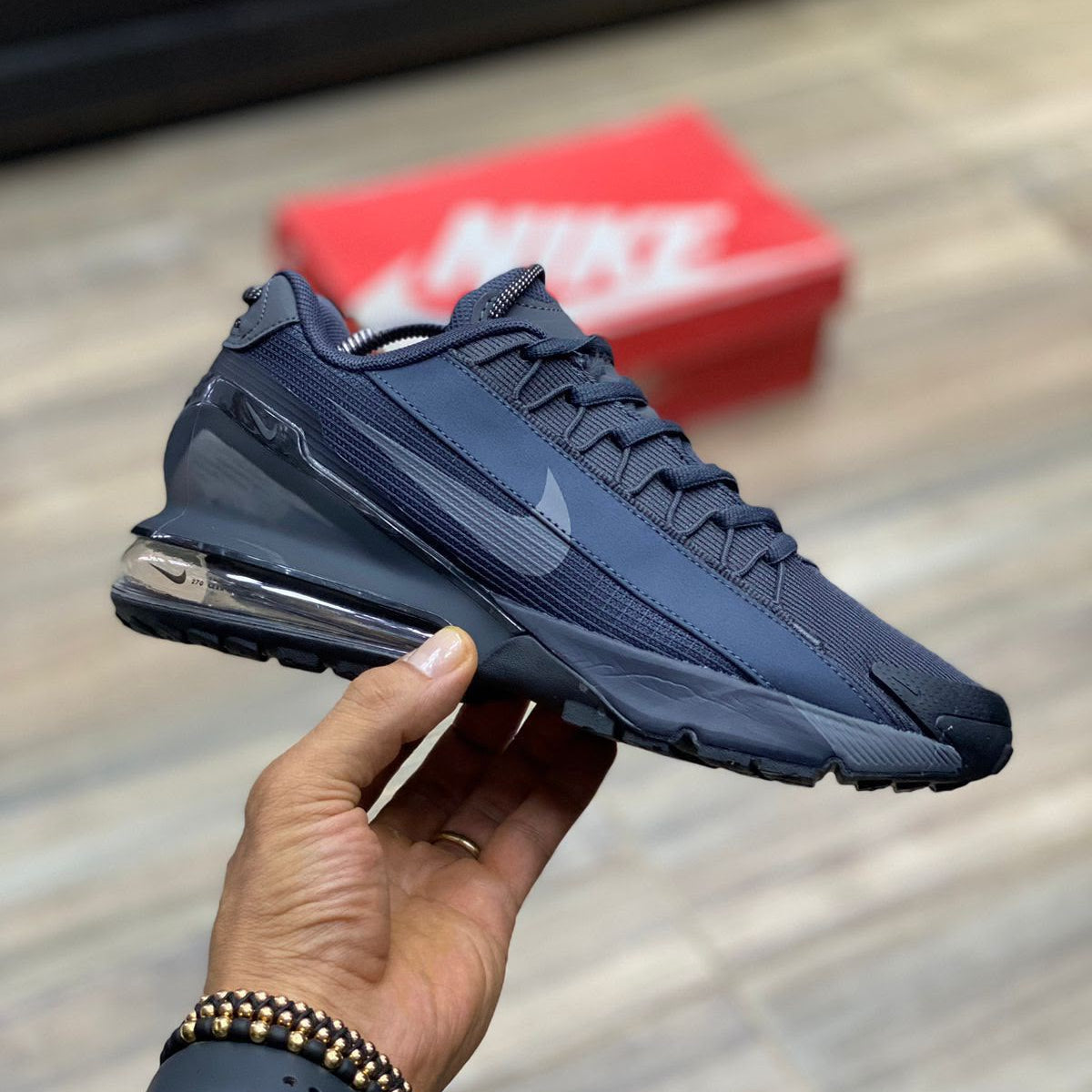 NIKE AIR MAX ROAM