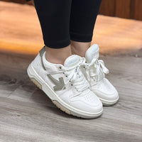 OFF WHITE