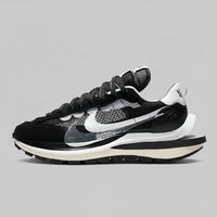 NIKE SACAI