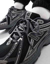 NEW BALANCE 1906R  TRIPLE BLACK