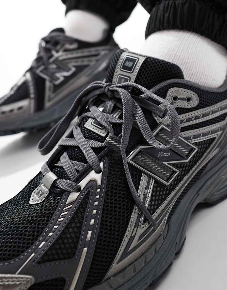 NEW BALANCE 1906R  TRIPLE BLACK